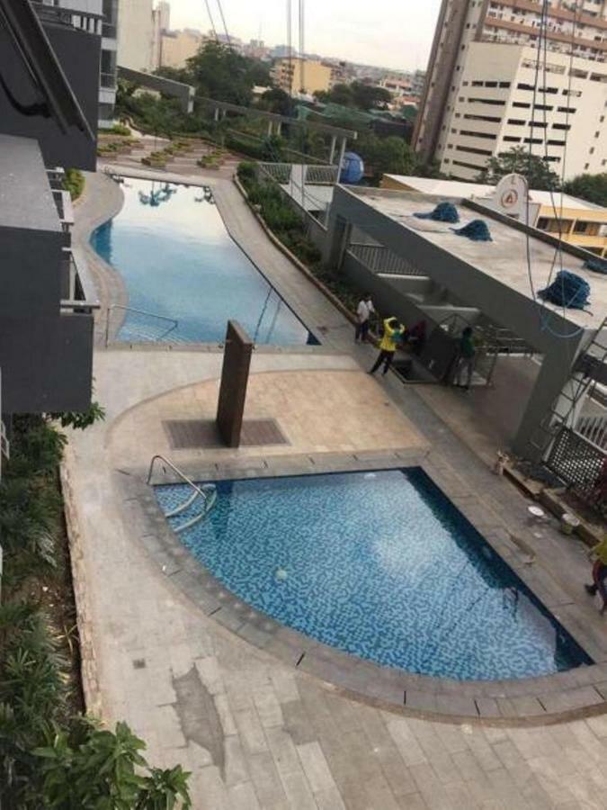 Cubao Manhattan Heights Unit 5A Tower C Quezón by Eksteriør bilde