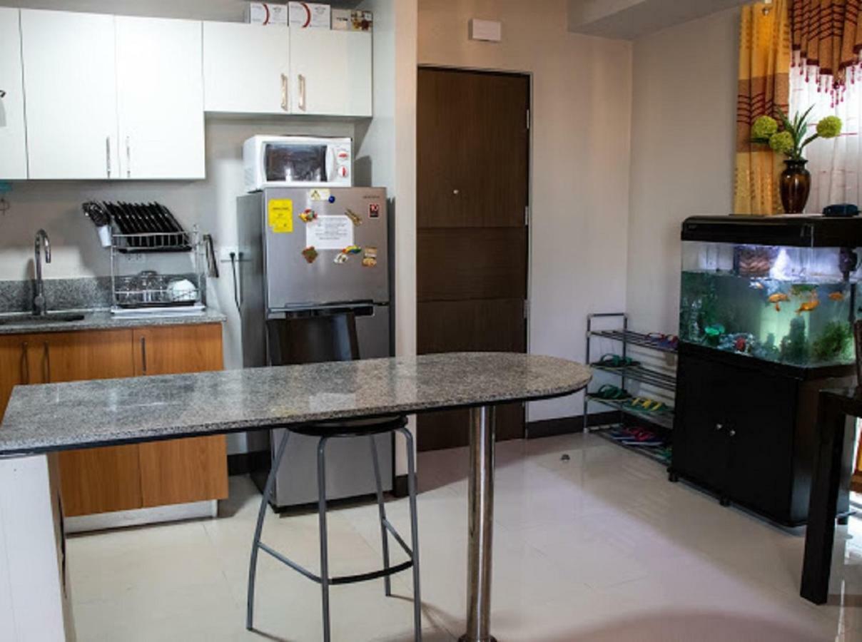Cubao Manhattan Heights Unit 5A Tower C Quezón by Eksteriør bilde