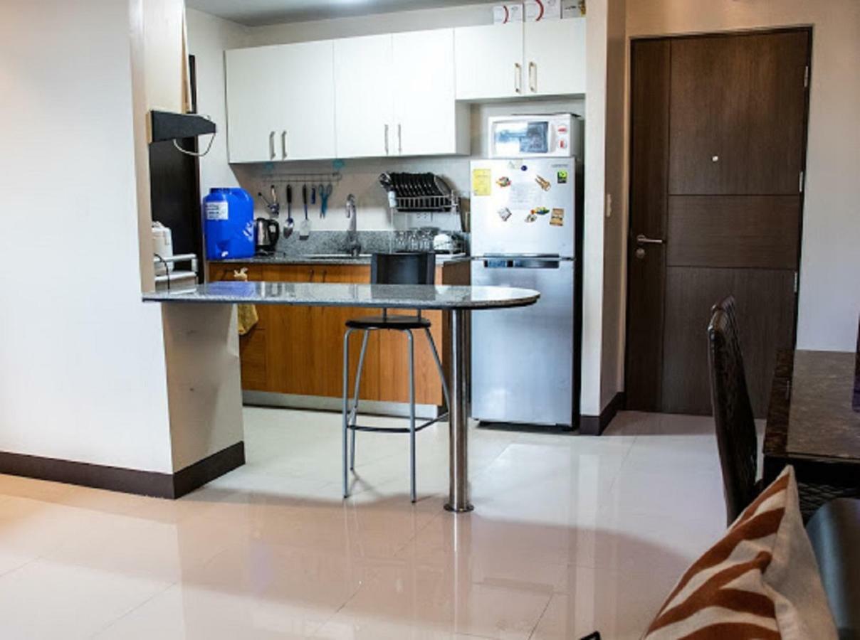 Cubao Manhattan Heights Unit 5A Tower C Quezón by Eksteriør bilde
