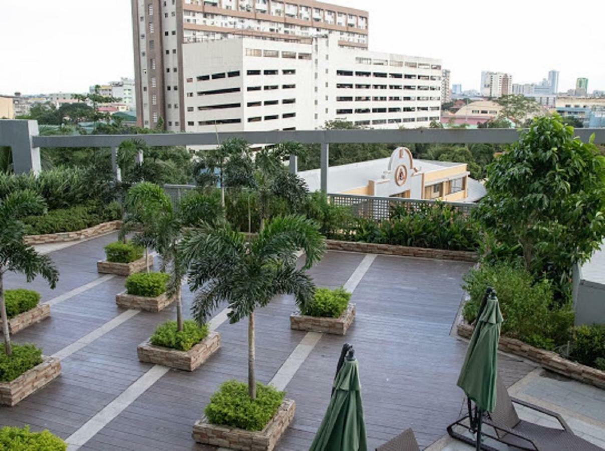 Cubao Manhattan Heights Unit 5A Tower C Quezón by Eksteriør bilde